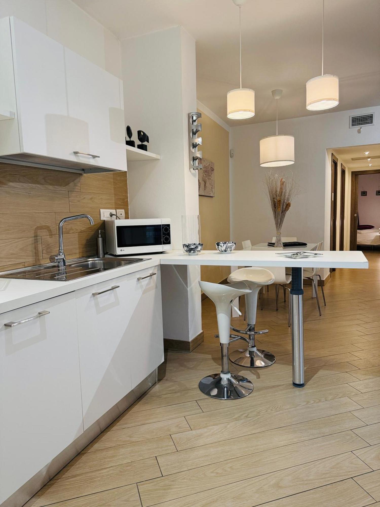 Comecasa Modern Apartment In Historical Centre Asti Exterior photo
